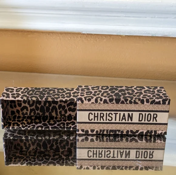 Host pick 🔥 Dior 🔥 - Picture 4 of 7